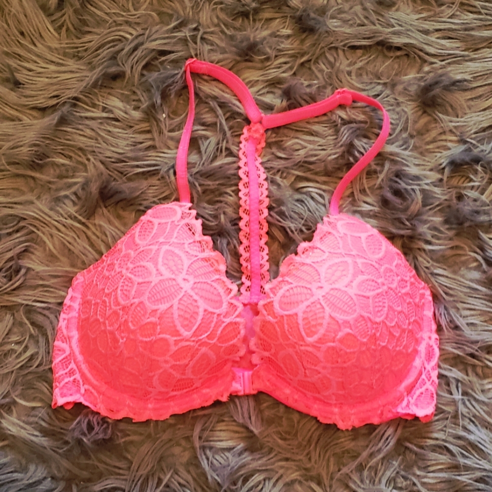 NWOT VS pink 💗 Bra